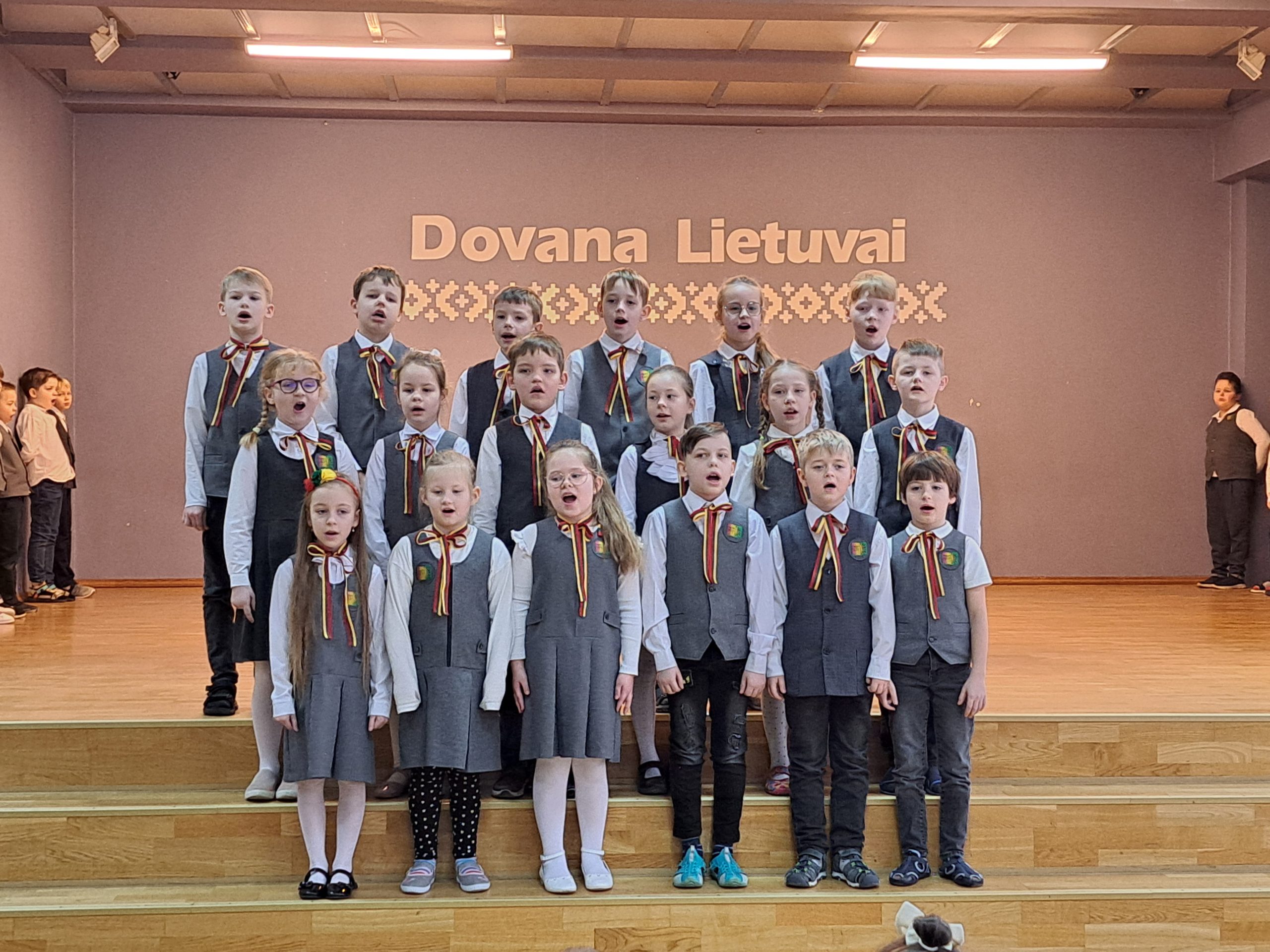 1 – 10 klasių mokinių koncertas „Dovana Lietuvai“